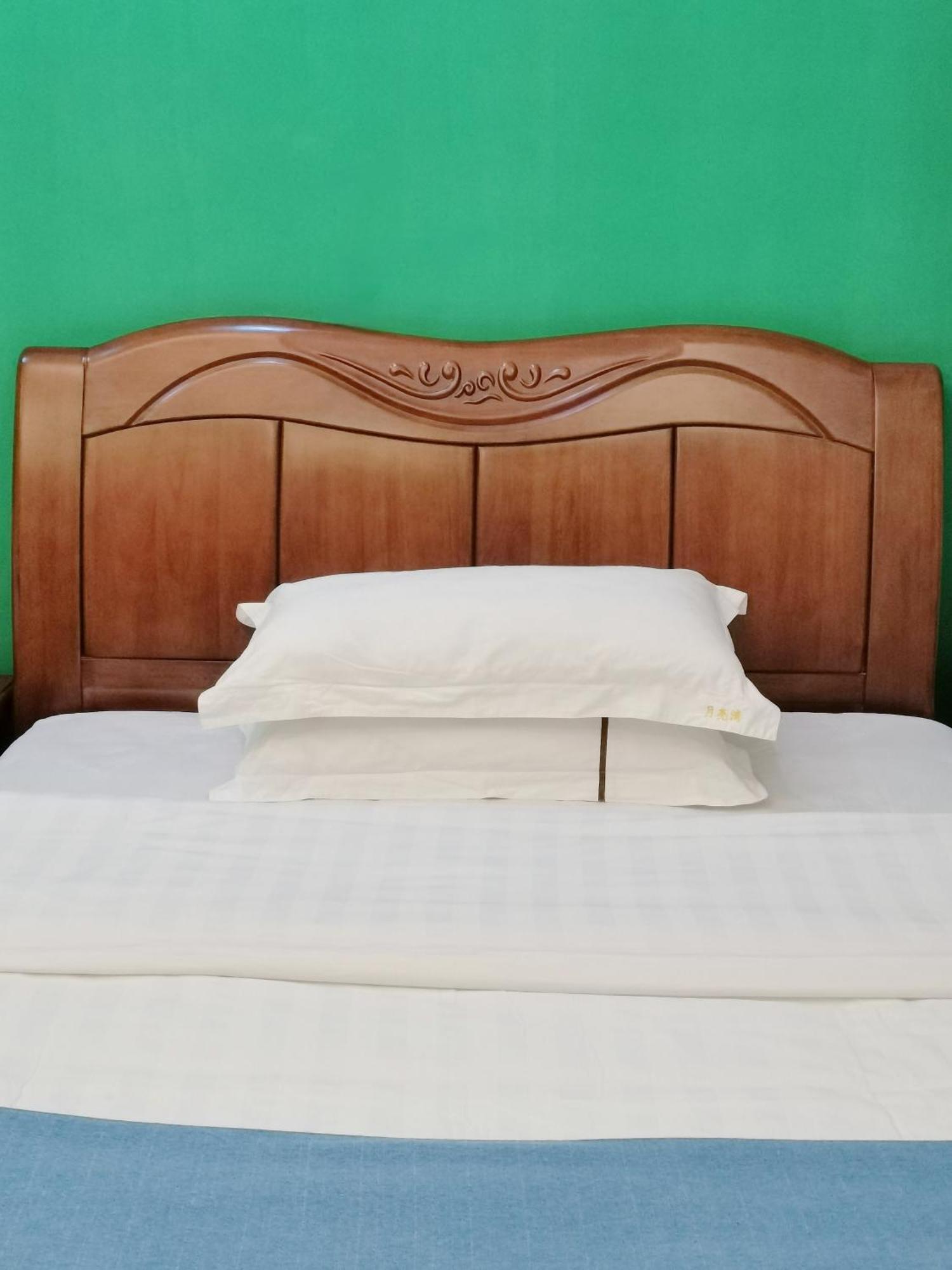 Emeishan Moon Bay Hotel Екстер'єр фото