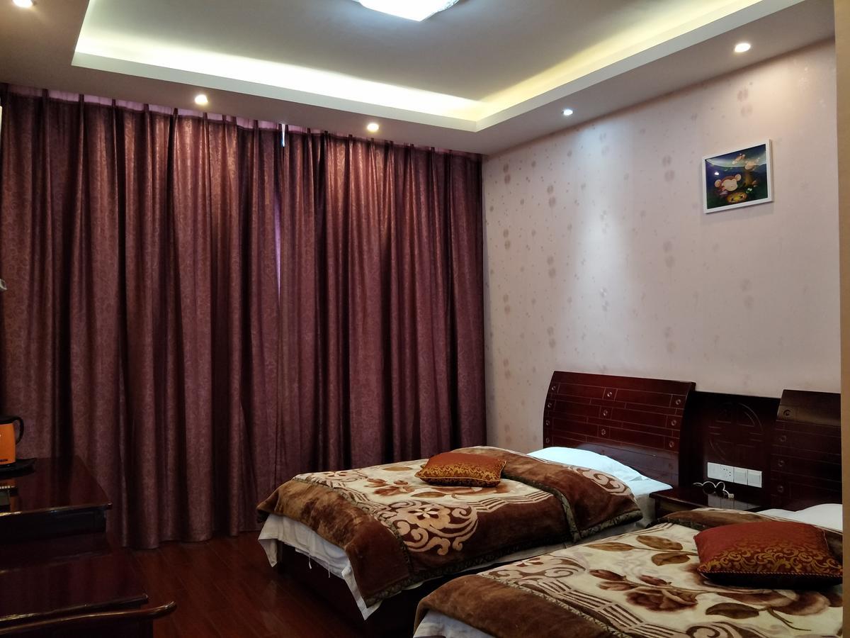 Emeishan Moon Bay Hotel Екстер'єр фото