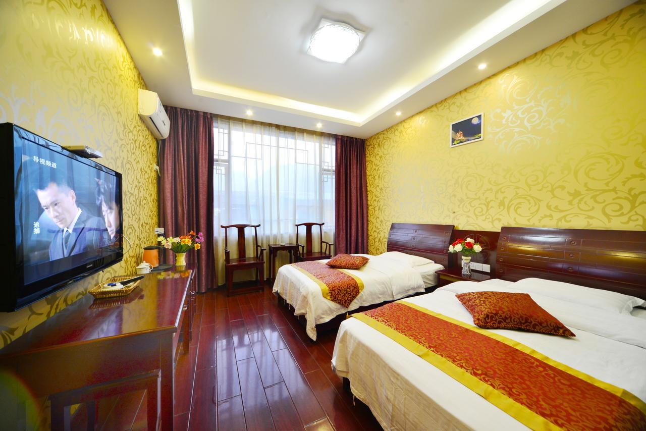 Emeishan Moon Bay Hotel Екстер'єр фото