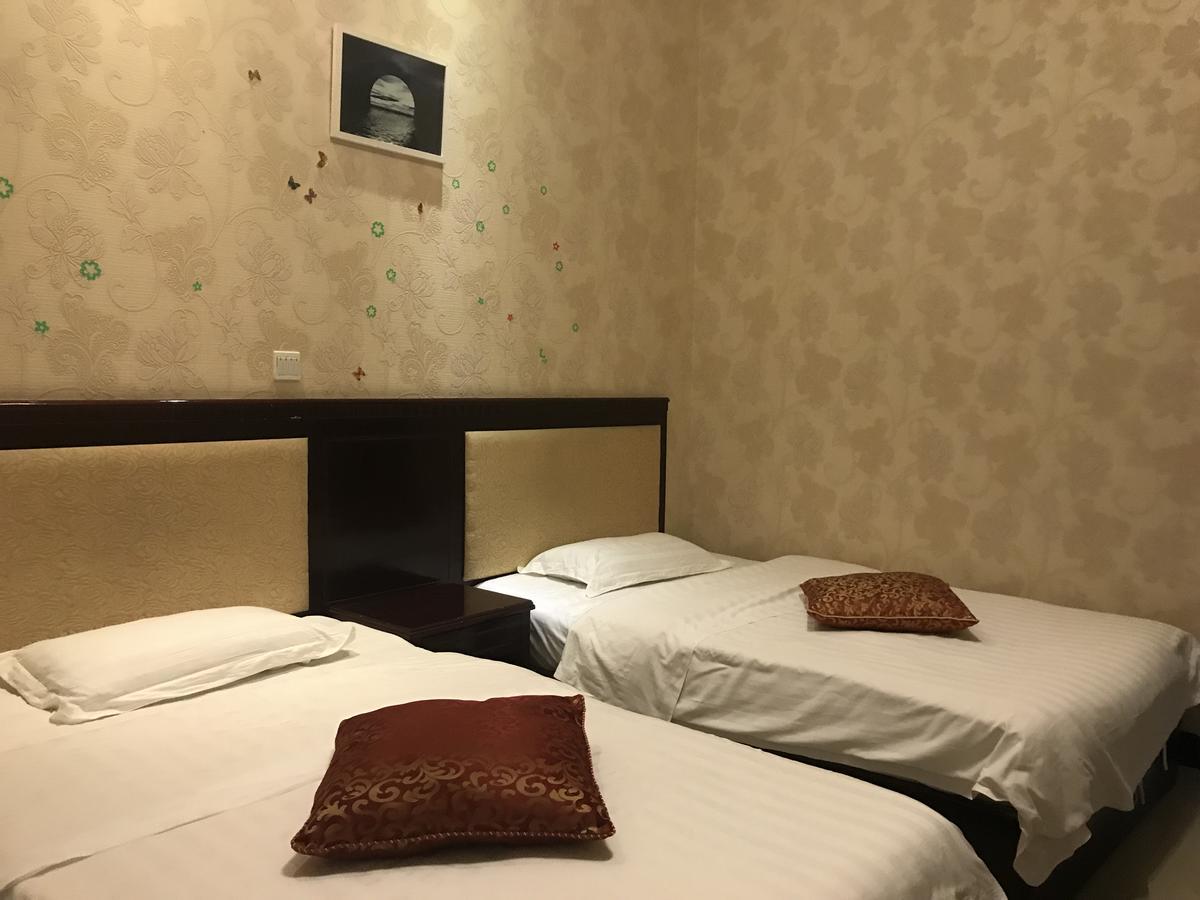 Emeishan Moon Bay Hotel Екстер'єр фото