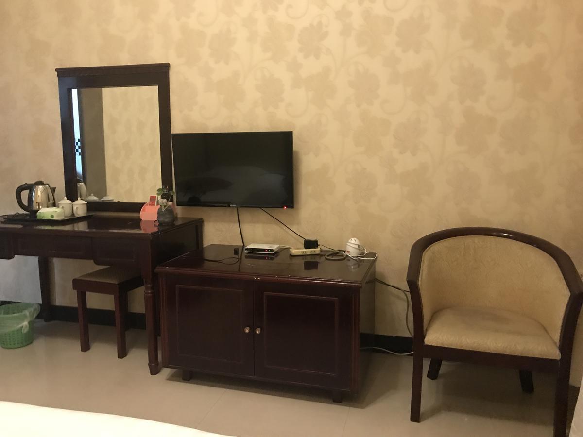Emeishan Moon Bay Hotel Екстер'єр фото